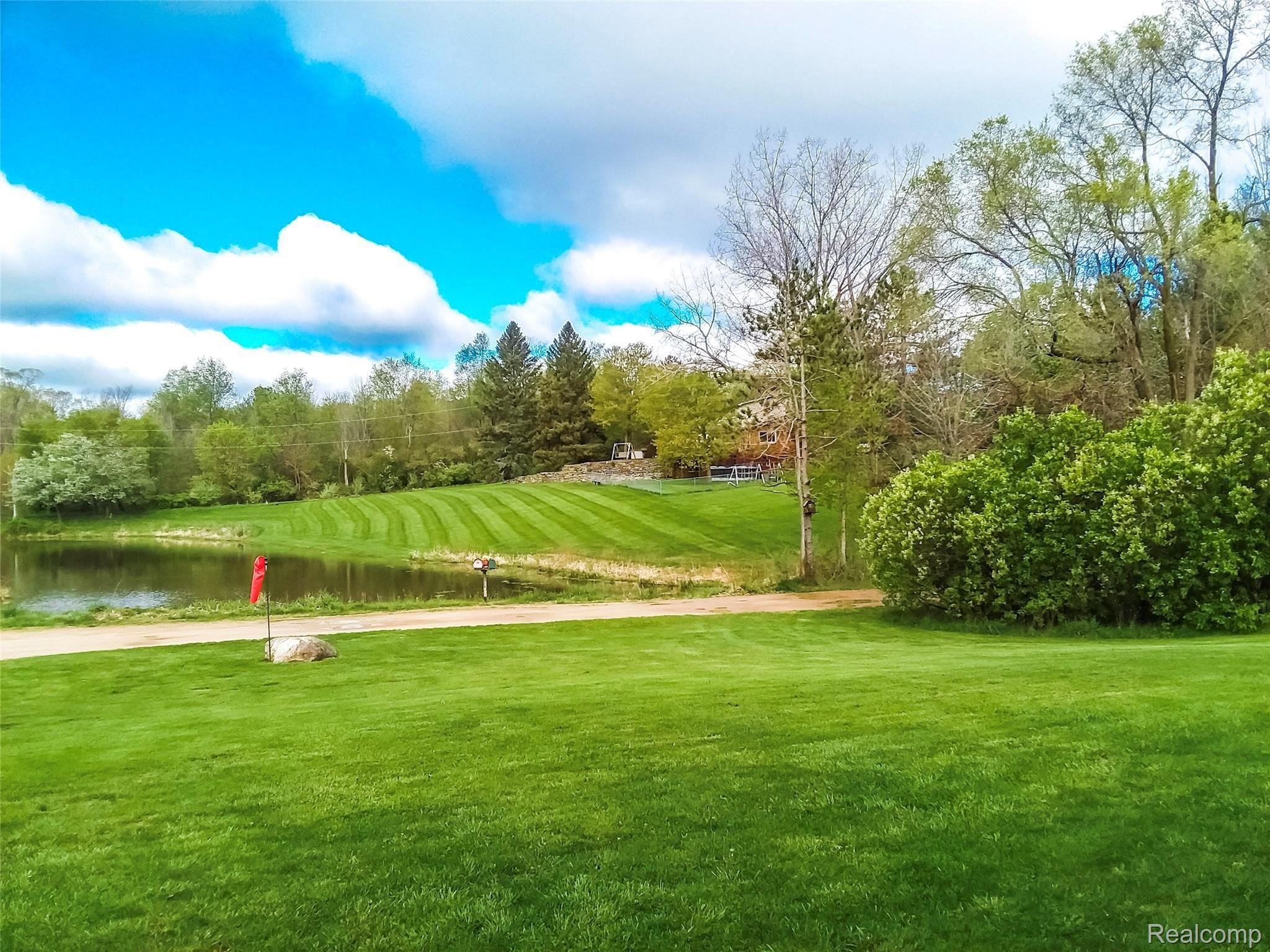 4826 Sutton Road Dryden, MI 48428 - Photo 7 of 95 Front yard.jpg