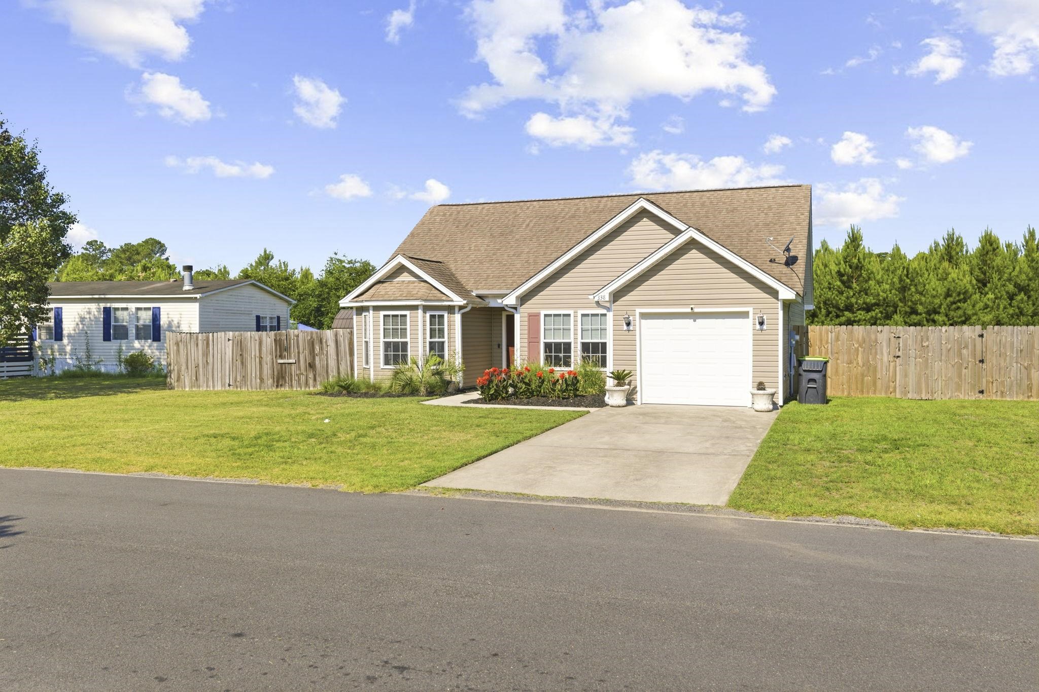 338 Cherry Buck Trail Conway, SC 29526 - Photo 2 of 37