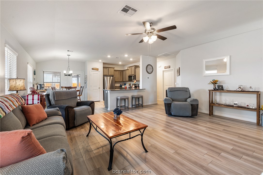 5222 Montague Loop Bryan, TX 77807 - Photo 4 of 26