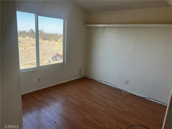 a view of utility room