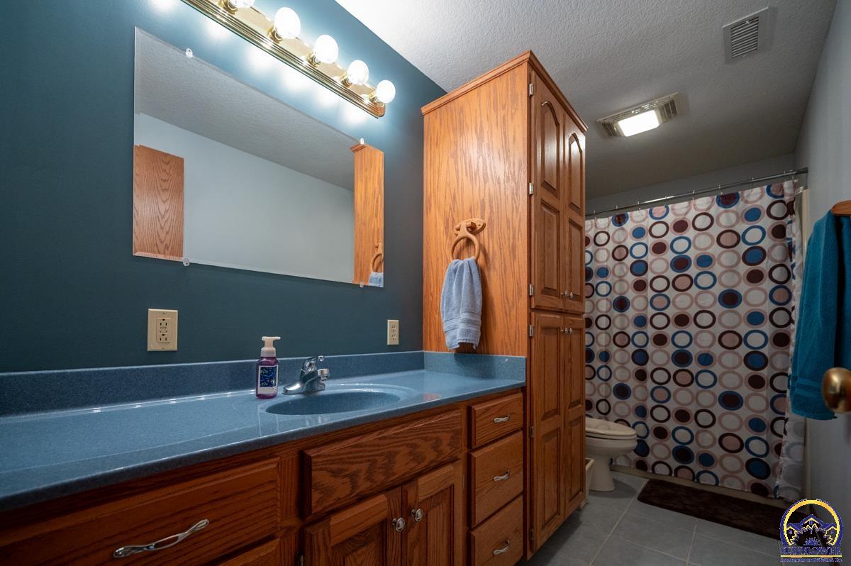 13223 Blue Mound Road Valley Falls, KS 66088 - Photo 23 of 43