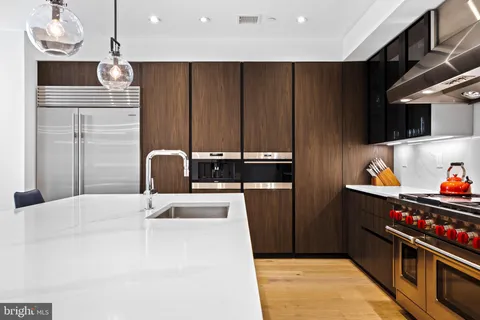 $3,395,000 | 113-115 Arch Street, Unit PH2, Philadelphia, PA 19106