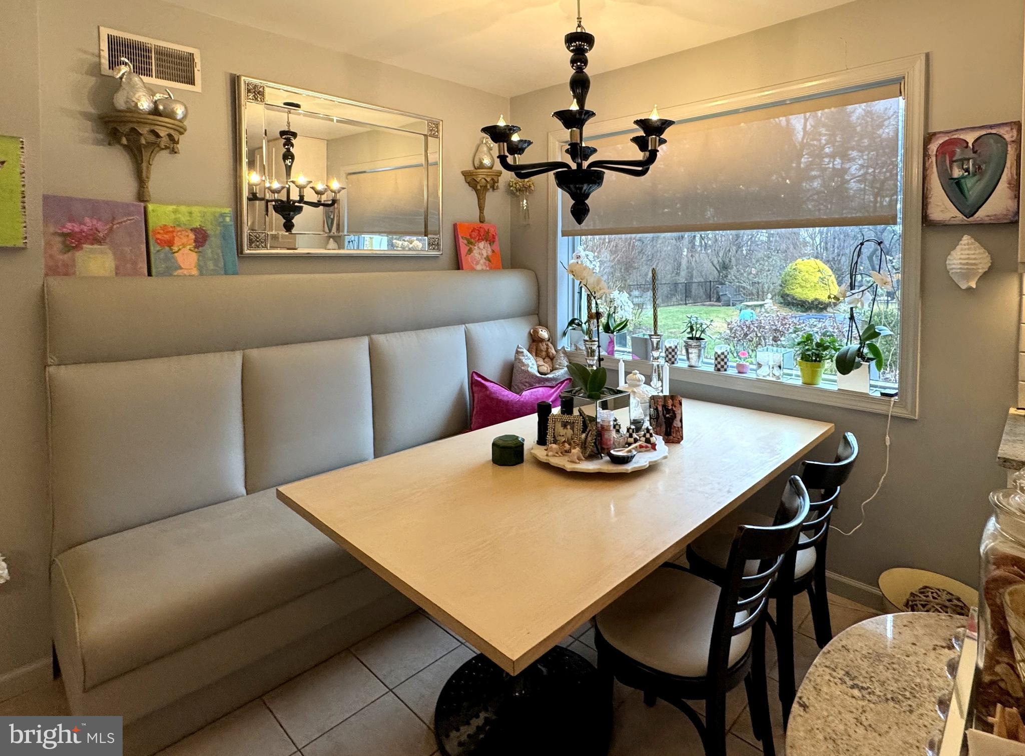 357 Sprague Road Penn Valley, PA 19072 - Photo 19 of 44 Breakfast area w/ banquette overlooking rear yard