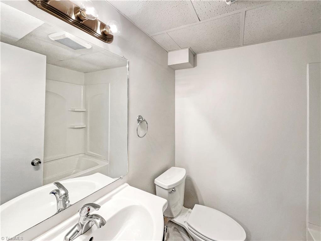 2560 Wallingford Road Northeast Winston-Salem, NC 27101 - Photo 16 of 23