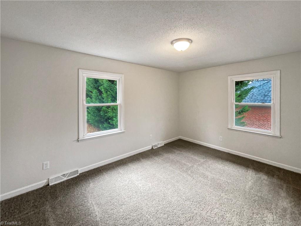 2560 Wallingford Road Northeast Winston-Salem, NC 27101 - Photo 4 of 23