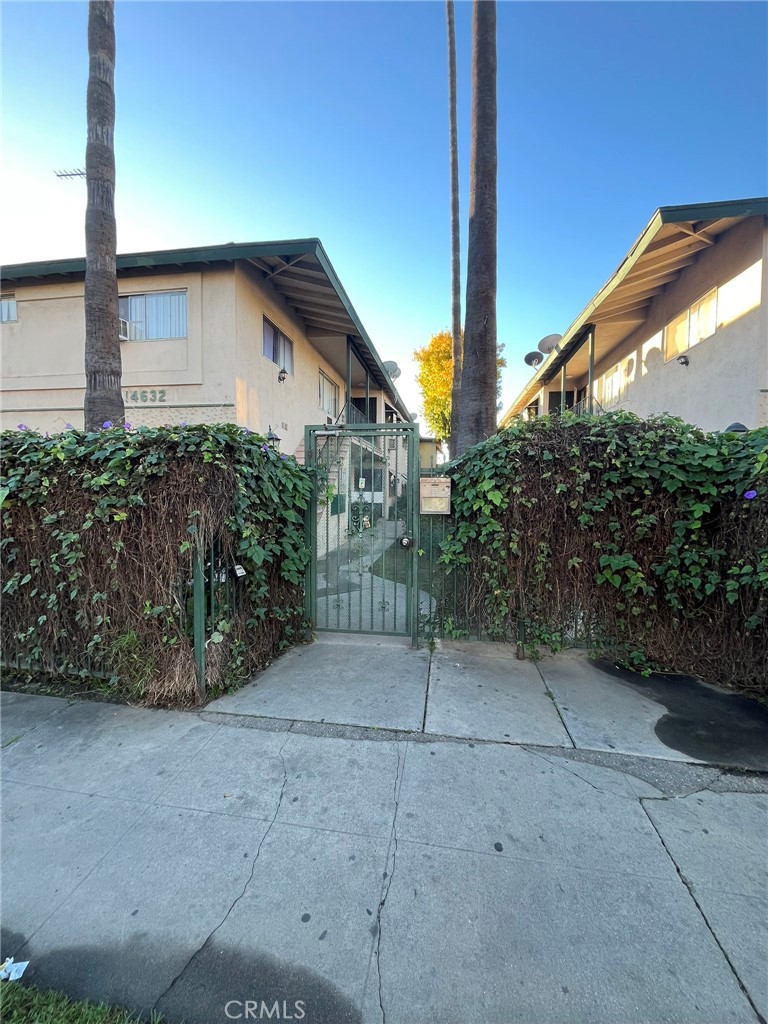 14632 Erwin Street, Unit 7 Van Nuys, CA 91411 - Photo 11 of 11 a view of a house with backyard and garden