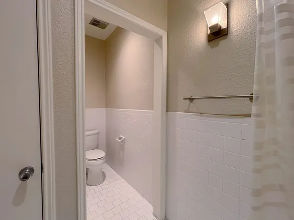 $1,525 | 2400 North Braeswood Boulevard, Unit 329, Houston, TX 77030