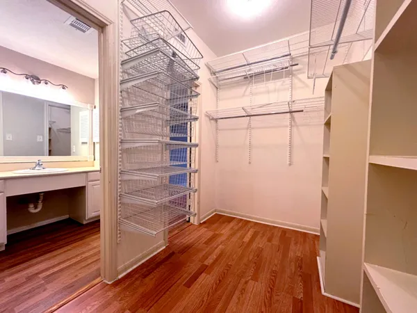 $1,525 | 2400 North Braeswood Boulevard, Unit 329, Houston, TX 77030
