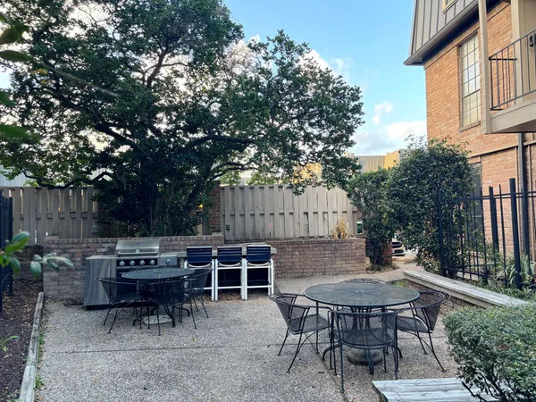 $1,525 | 2400 North Braeswood Boulevard, Unit 329, Houston, TX 77030