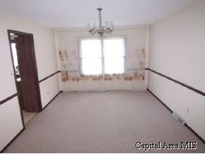 2820 Bemis Heights Springfield, IL 62704 - Photo 7 of 9 Gallery Image 7