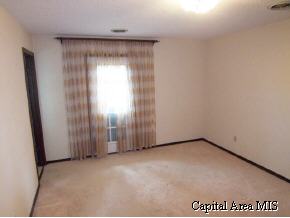 2820 Bemis Heights Springfield, IL 62704 - Photo 8 of 9 Gallery Image 8