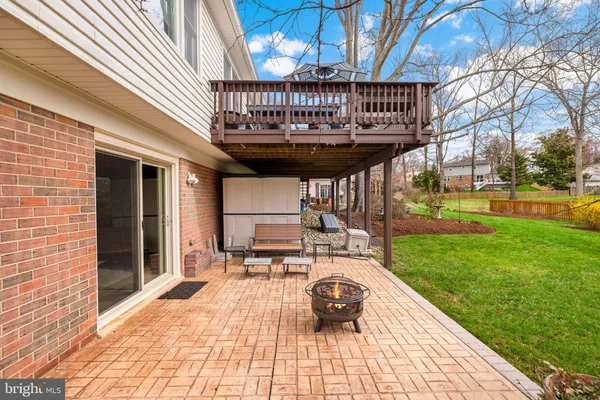 a outdoor view with a sitting space