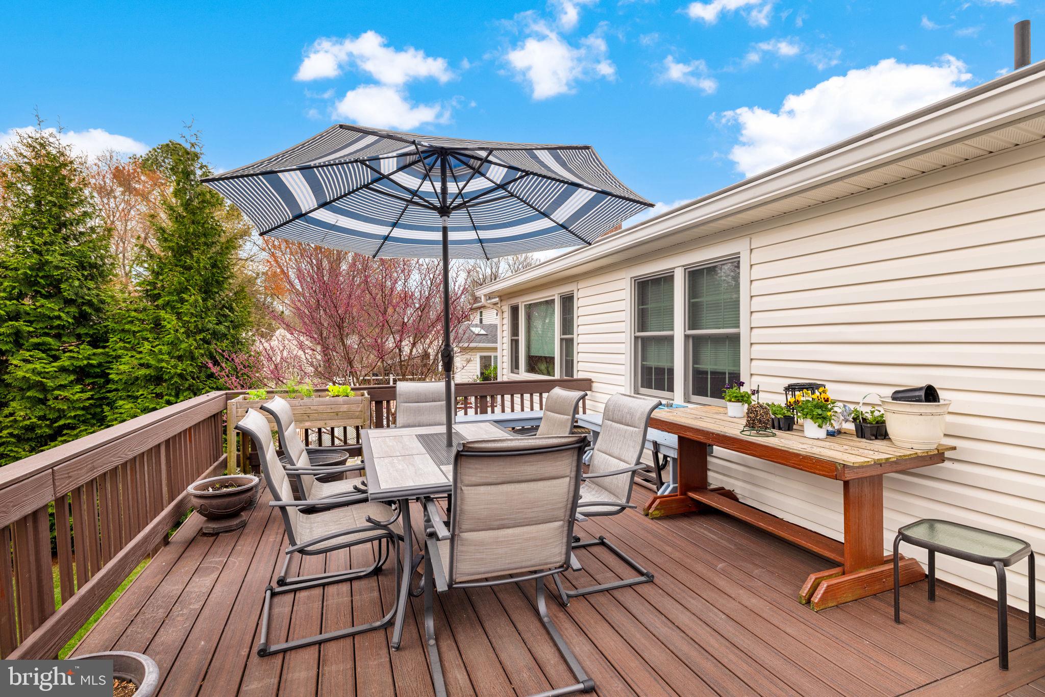 6964 Conservation Drive Springfield, VA 22153 - Photo 51 of 57 a outdoor view with a sitting space