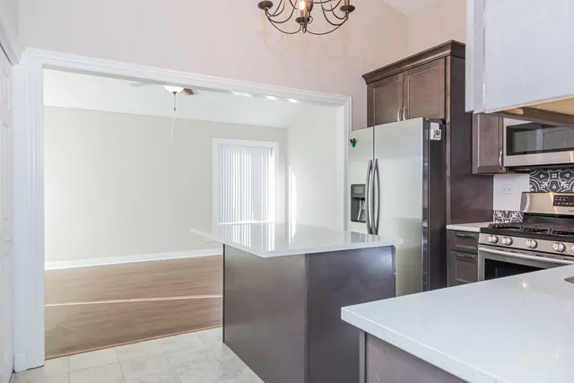 $349,900 | 792 Trinity Court, Carol Stream, IL 60188