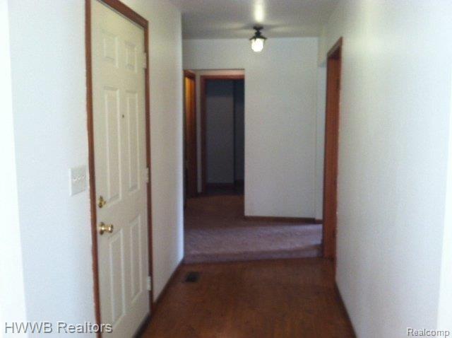 31085 Rivers Edge Court Franklin, MI 48025 - Photo 4 of 16 Foyer