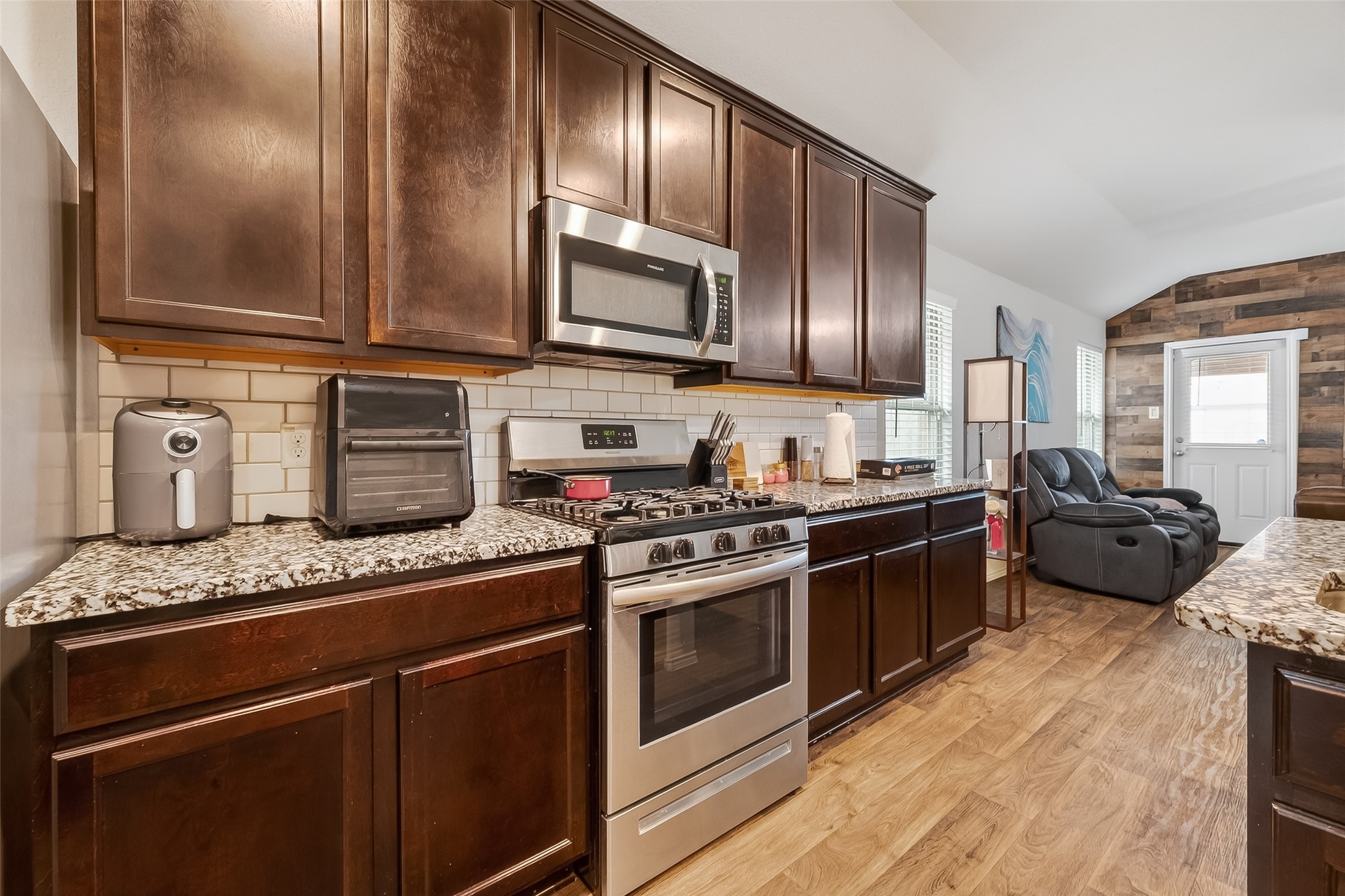 8015 Acorn Flats Lane Rosharon, TX 77583 - Photo 10 of 29