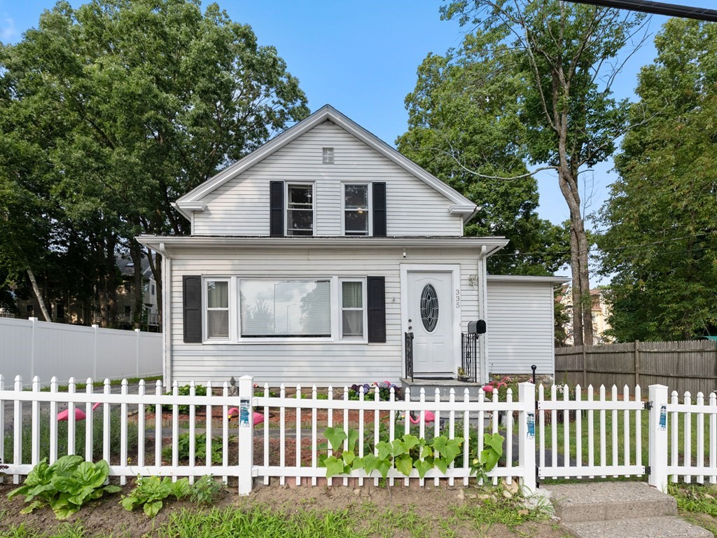 335 Massasoit Road Worcester, MA 01604 - Photo 4 of 30 Gallery Image 4