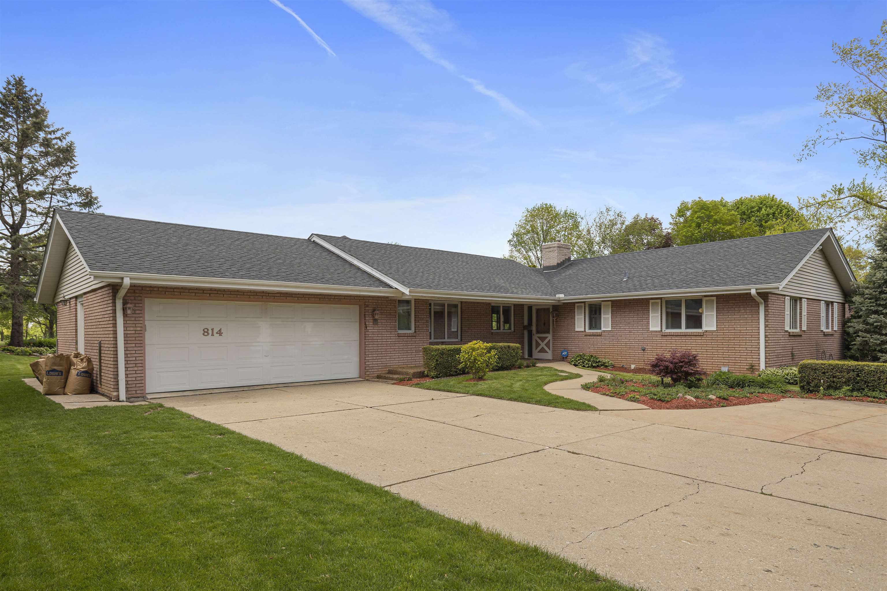 814 Roxbury Road Rockford, IL 61107 - Photo 2 of 36 a view of a house with a yard