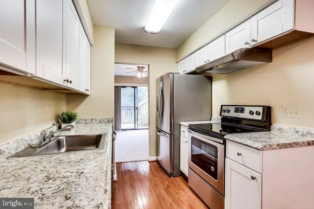 $3,100 | 939 Barton Oaks Place, Herndon, VA 20170