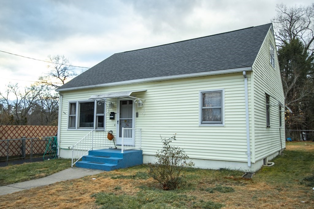 256 Draper Street Springfield, MA 01108 - Photo 1 of 22