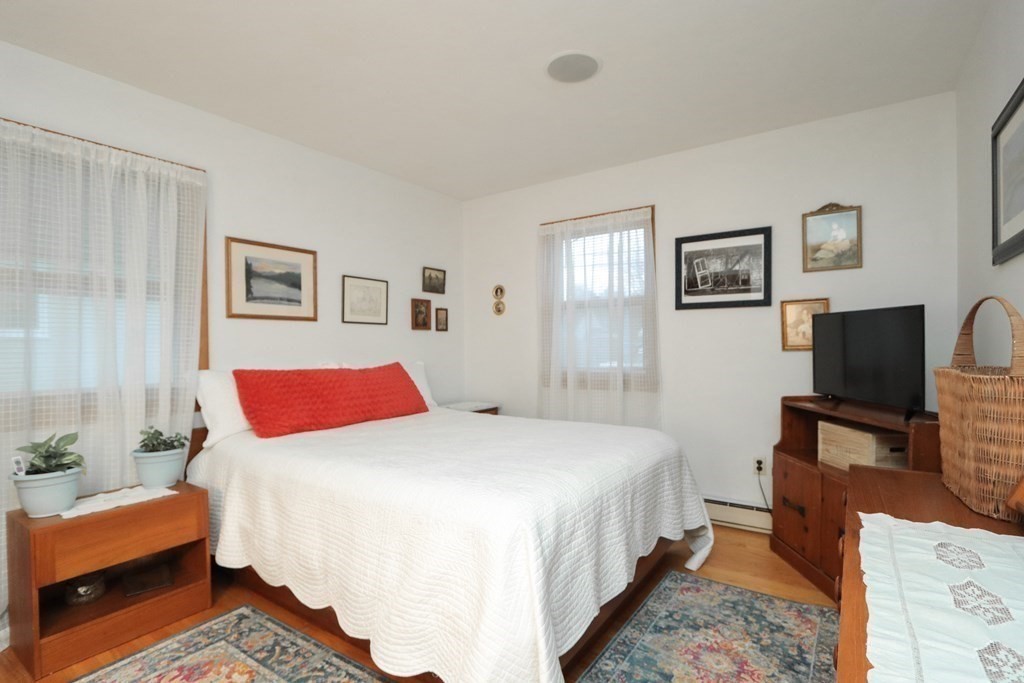 256 Draper Street Springfield, MA 01108 - Photo 11 of 22