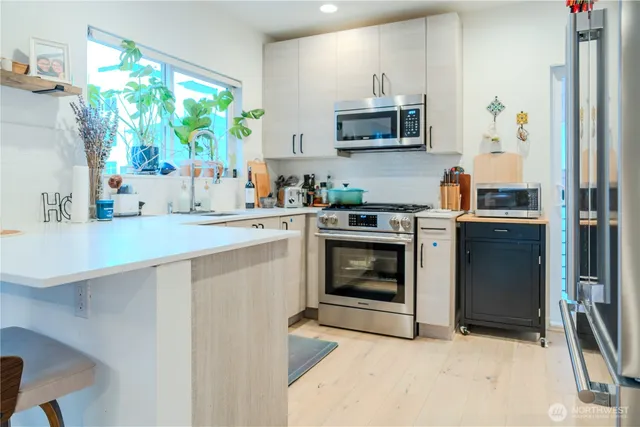 $5,400 | 1549 Northwest 60th Street, Seattle, WA 98107