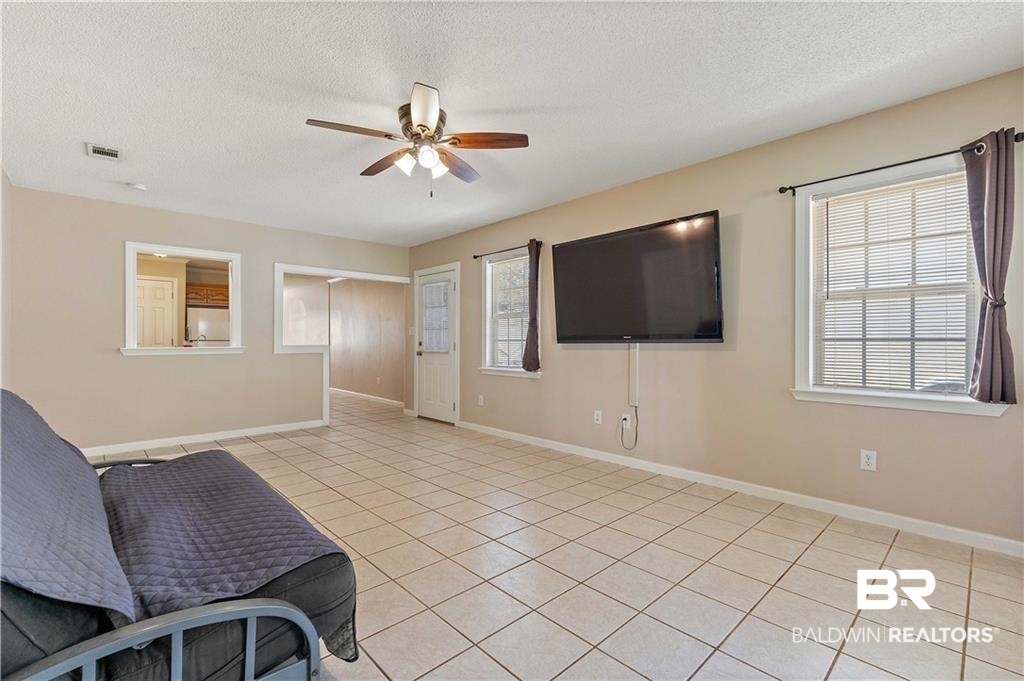 8070 Domain Street Mobile, AL 36619 - Photo 5 of 32