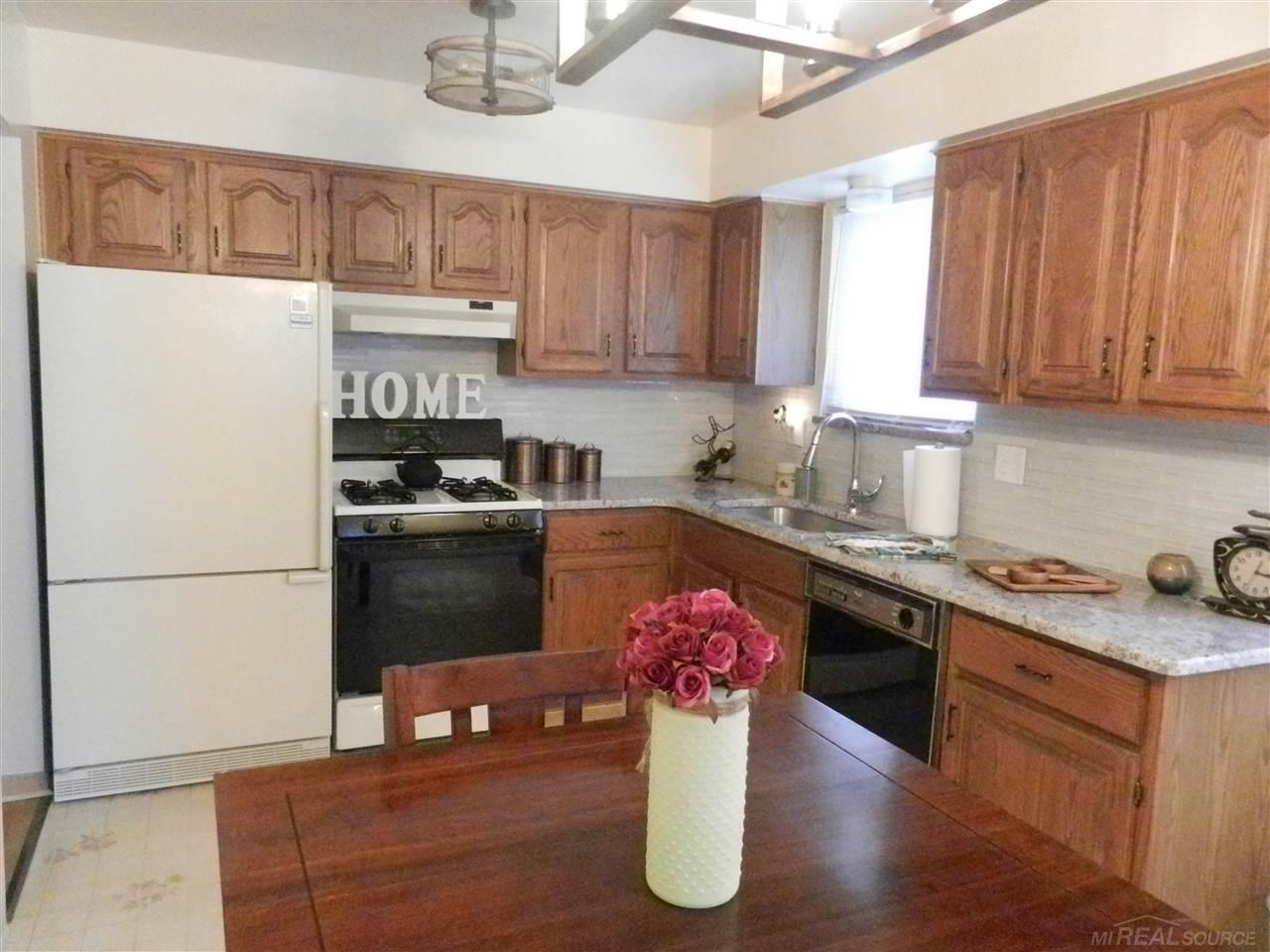 23837 Rausch Avenue Eastpointe, MI 48021 - Photo 16 of 47