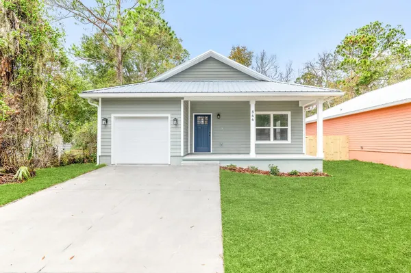 $2,200 | 866 West 12th Street, St. Augustine, FL 32084