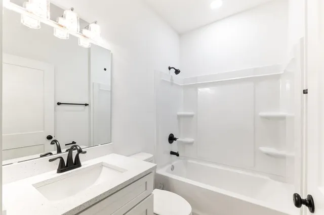 $2,200 | 866 West 12th Street, St. Augustine, FL 32084