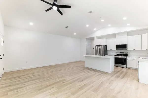 $2,200 | 866 West 12th Street, St. Augustine, FL 32084