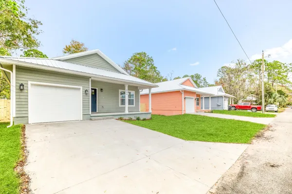 $2,200 | 866 West 12th Street, St. Augustine, FL 32084