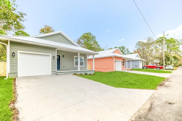 $2,200 | 866 West 12th Street, St. Augustine, FL 32084