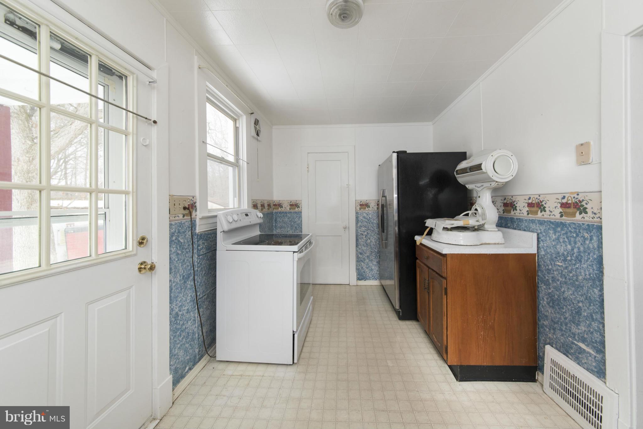 722 Wampler Road Baltimore, MD 21220 - Photo 11 of 30 Kitchen