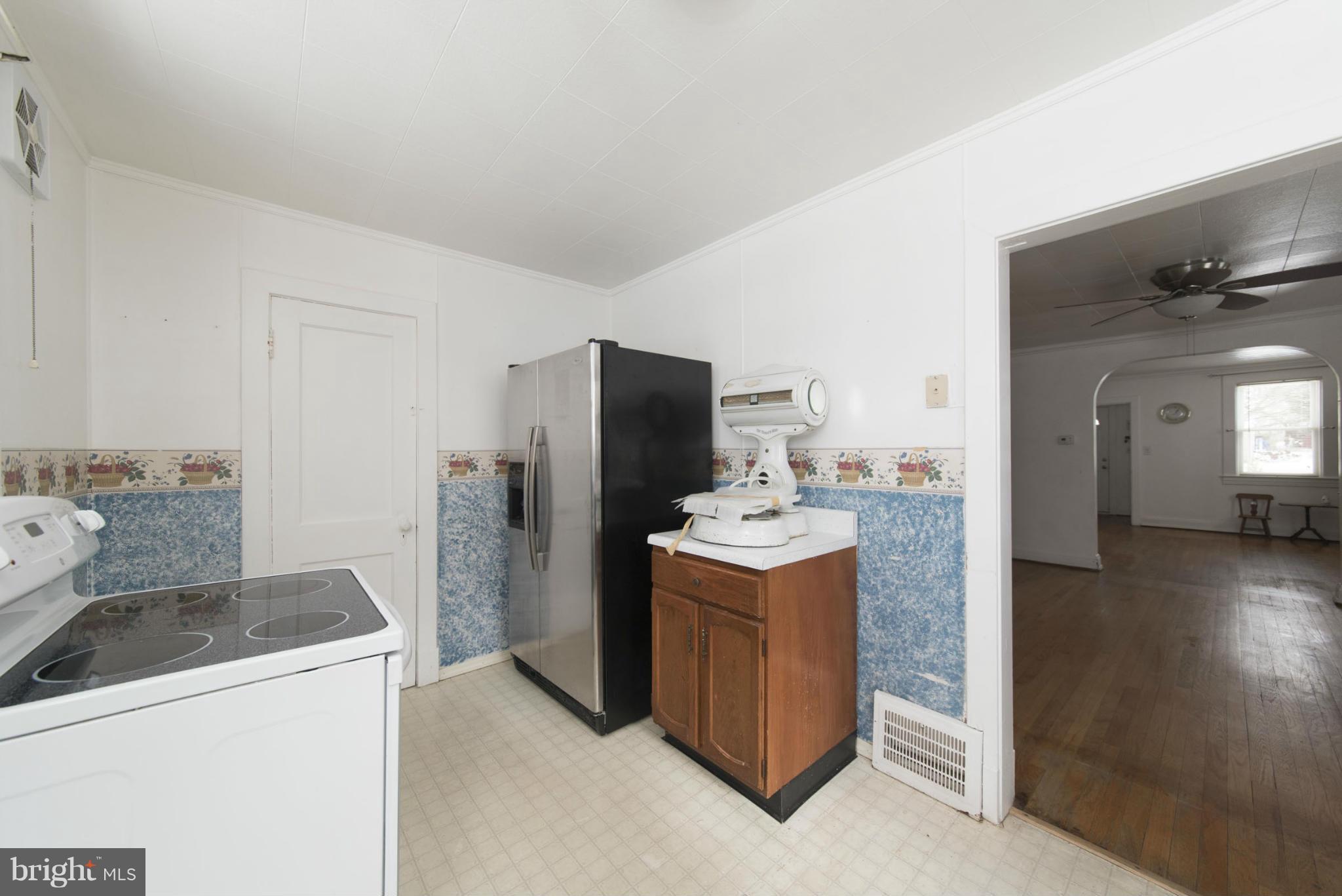 722 Wampler Road Baltimore, MD 21220 - Photo 12 of 30 Kitchen