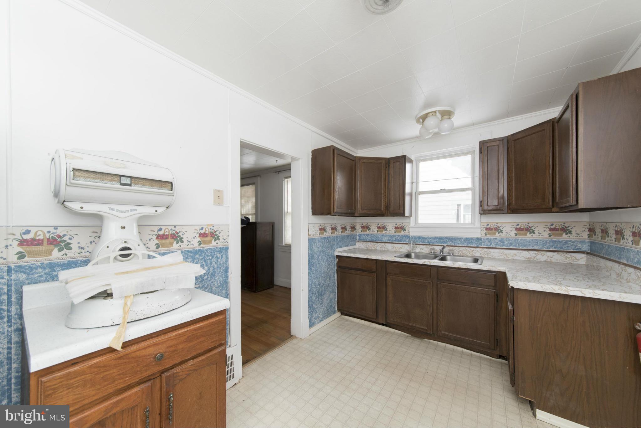 722 Wampler Road Baltimore, MD 21220 - Photo 14 of 30 Kitchen