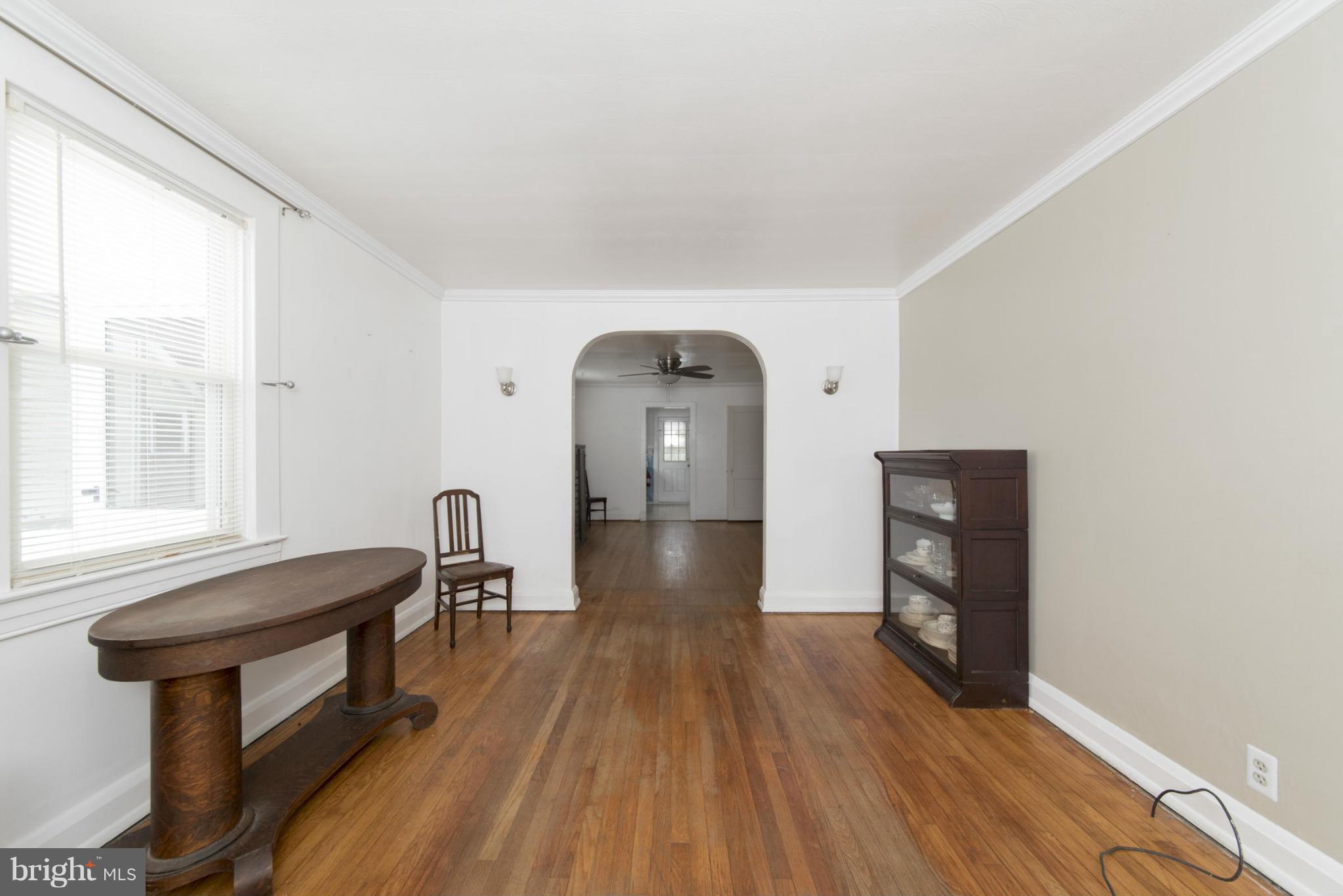 722 Wampler Road Baltimore, MD 21220 - Photo 3 of 30 Living Room
