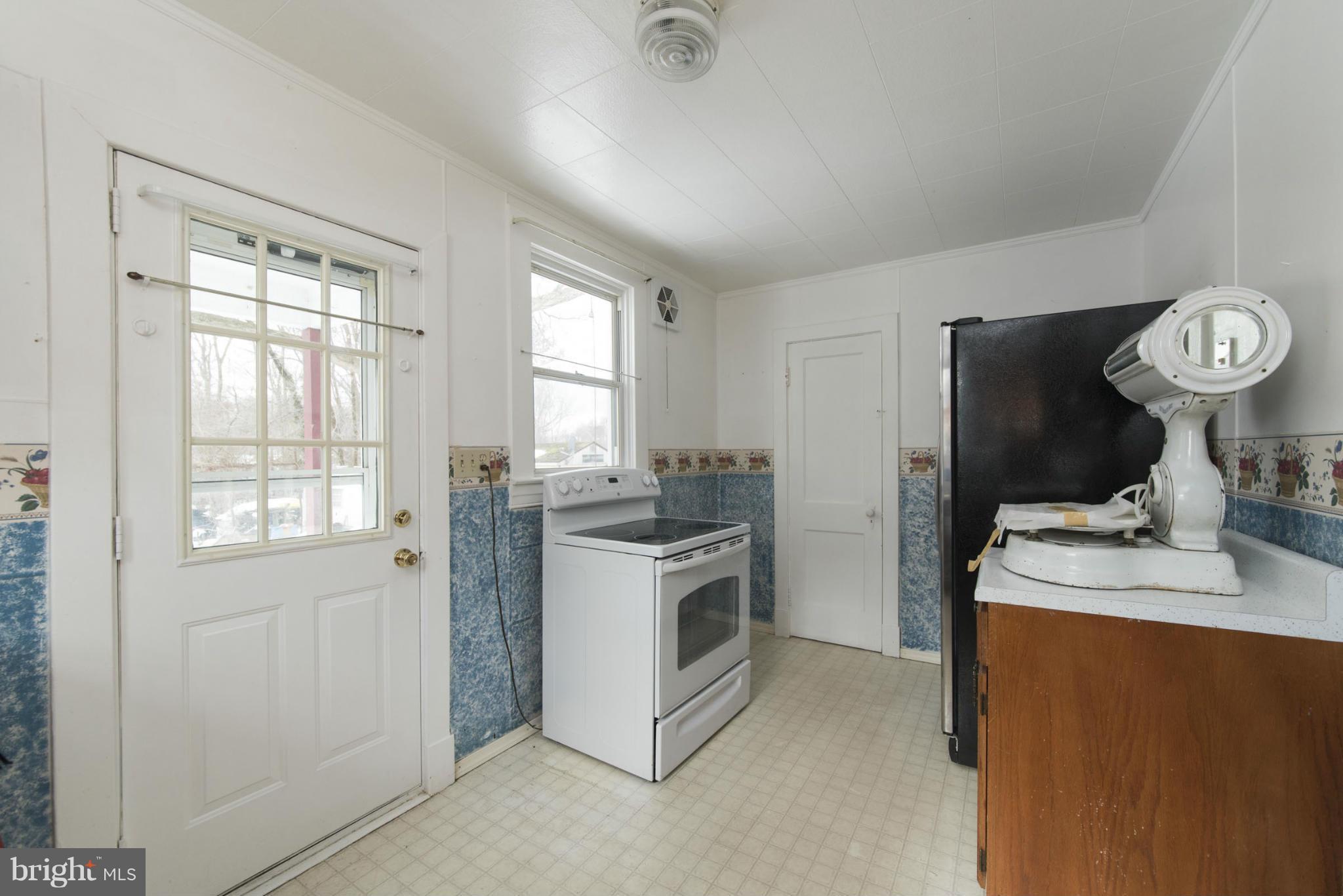 722 Wampler Road Baltimore, MD 21220 - Photo 10 of 30 Kitchen
