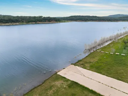 $625,000 | 207 Cove Creek Drive, Spicewood, TX 78669