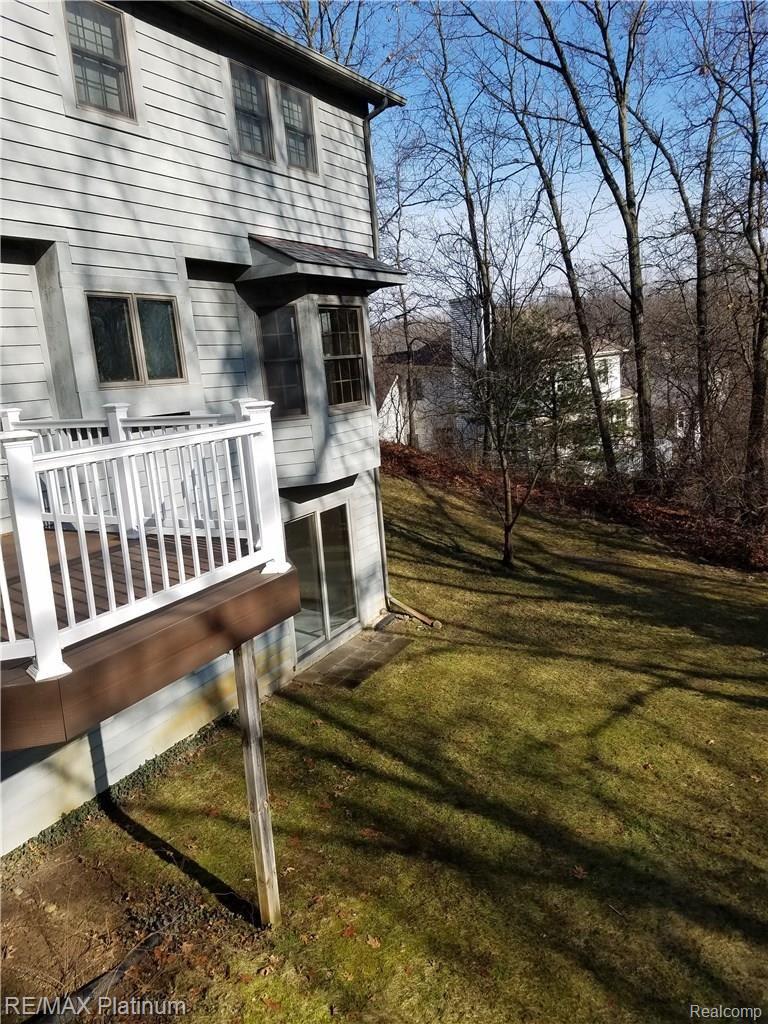 7774 Lee Road Brighton, MI 48116 - Photo 5 of 9 lee walkout.jpg
