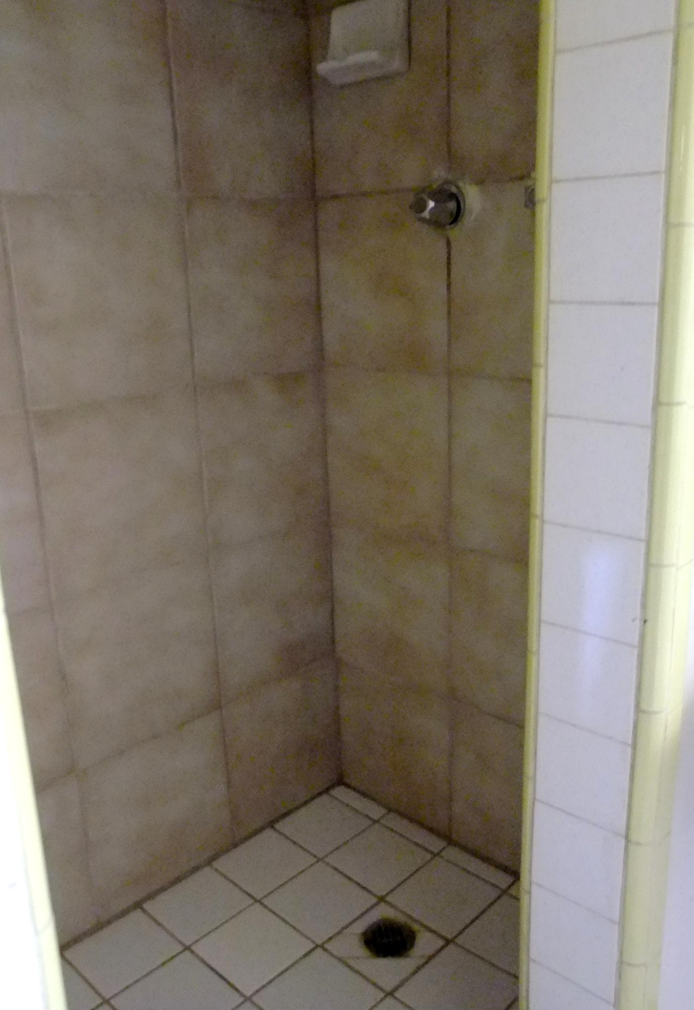 4398 East Bonnyview Road Redding, CA 96001 - Photo 17 of 20 17-Tile Shower