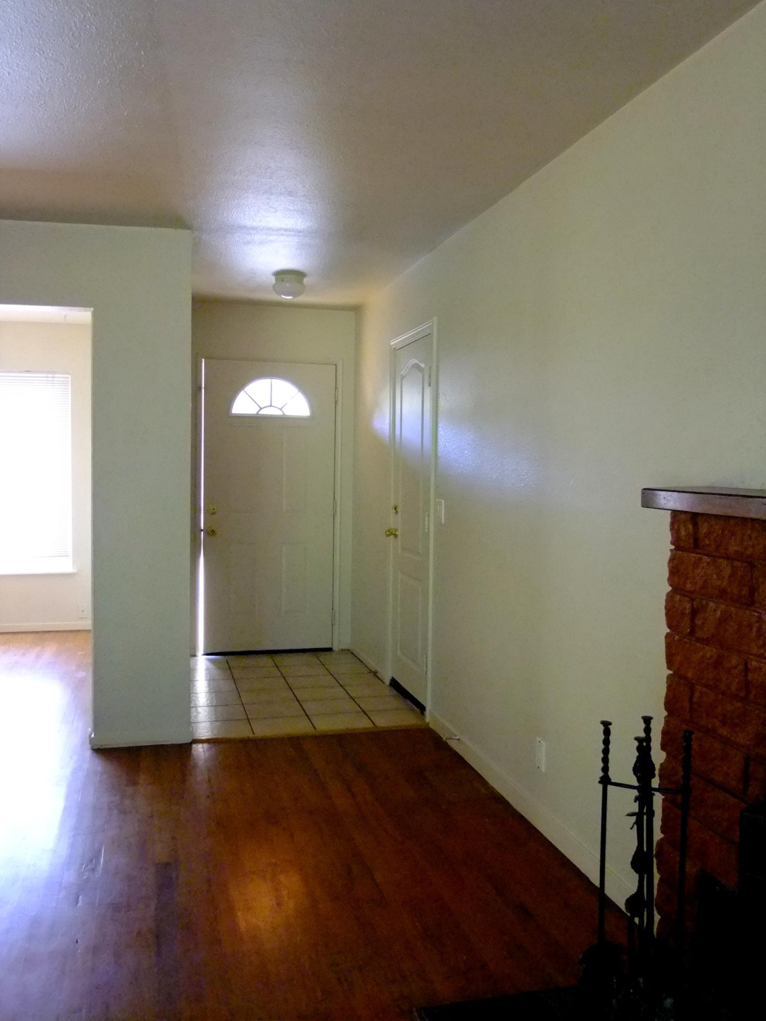 4398 East Bonnyview Road Redding, CA 96001 - Photo 2 of 20 02-Entry