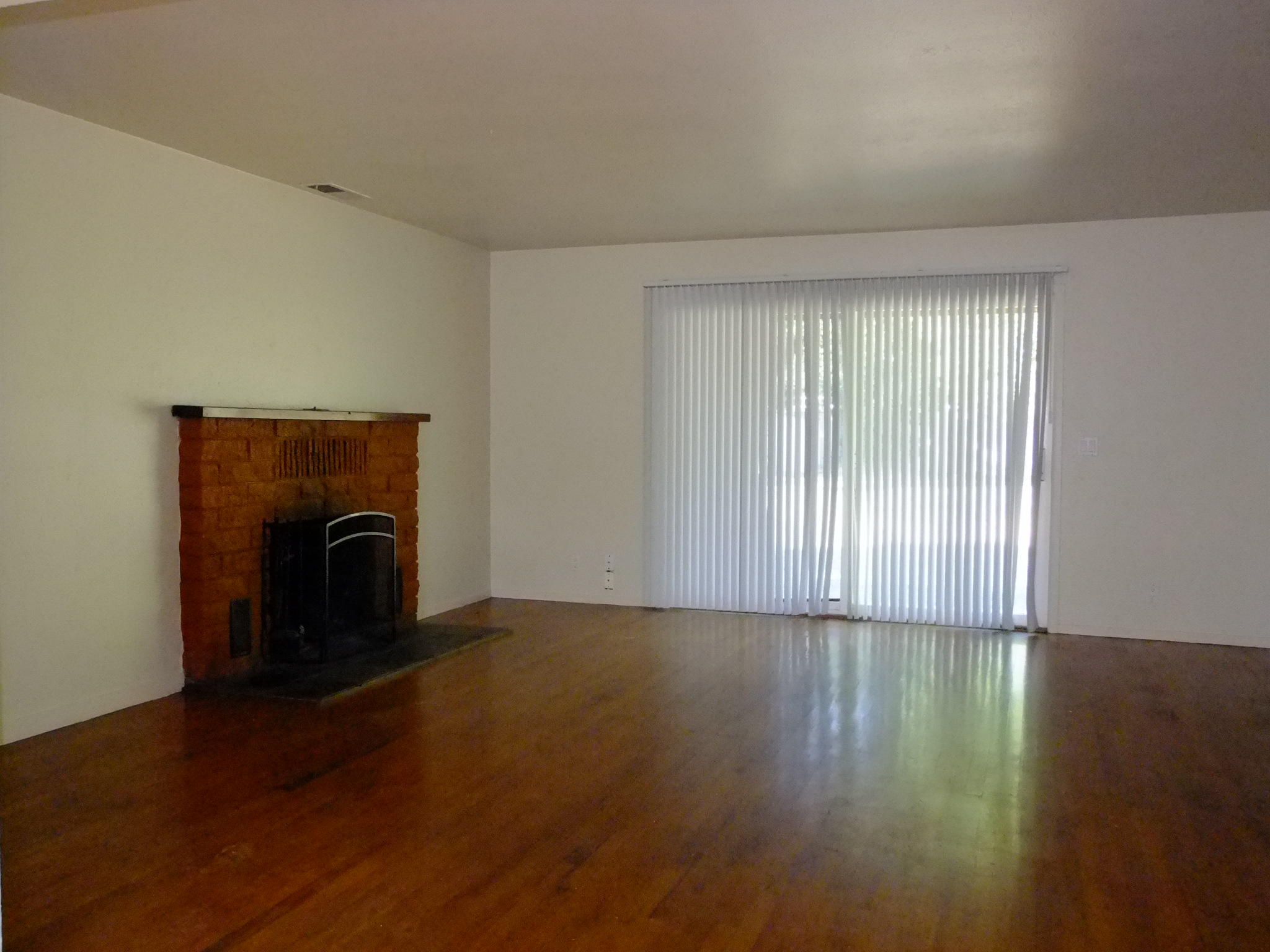 4398 East Bonnyview Road Redding, CA 96001 - Photo 3 of 20 03-Living Room
