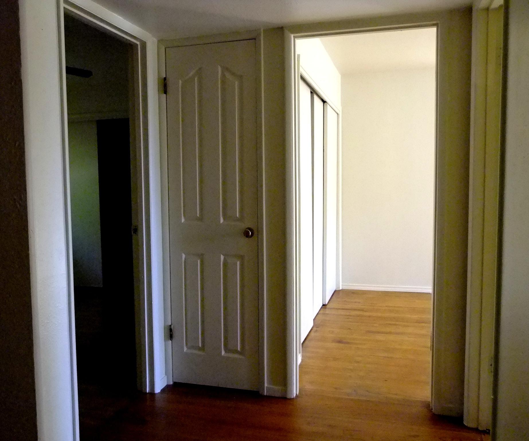 4398 East Bonnyview Road Redding, CA 96001 - Photo 9 of 20 09-Bdrms Entry