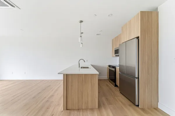 $3,200 | 1035 Commonwealth Avenue, Unit 407, Boston, MA 02215