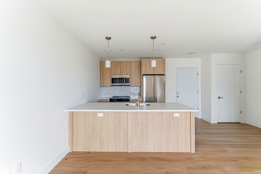 1035 Commonwealth Avenue, Unit 407 Boston, MA 02215 - Photo 3 of 16