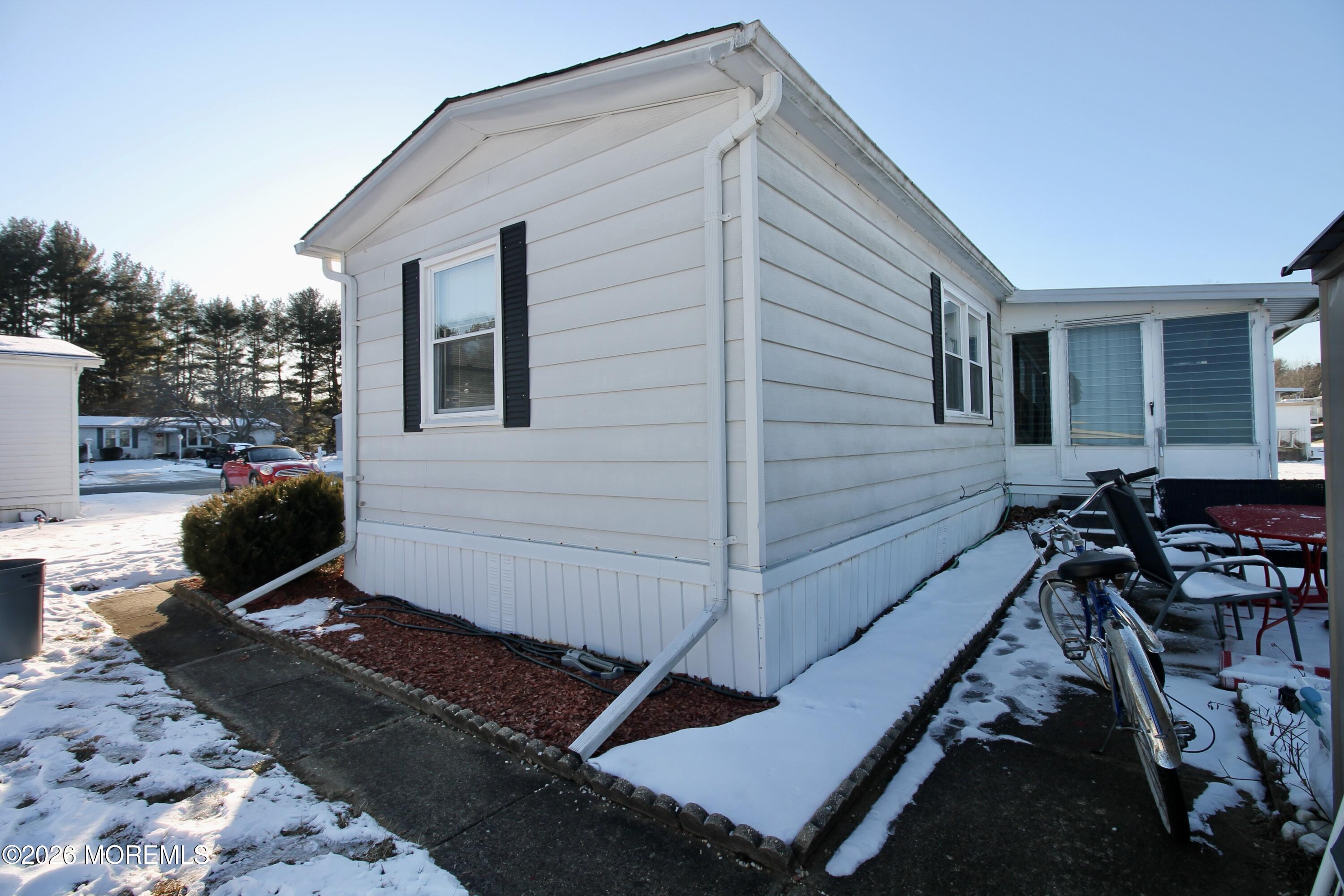 509 Rosalind Road Freehold, NJ 07728 - Photo 8 of 25 a backyard of a house
