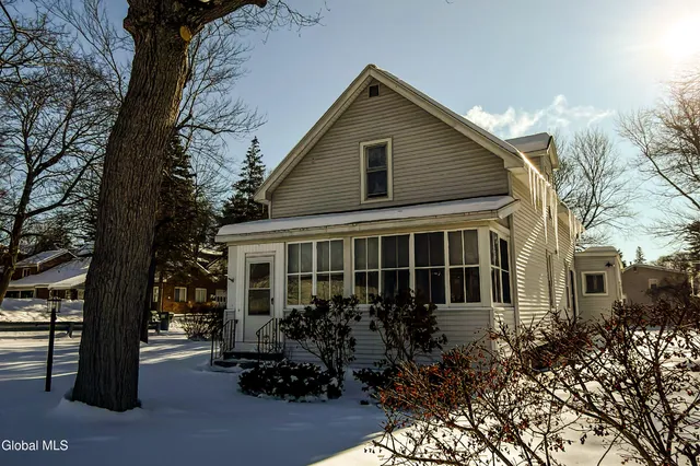 $349,900 | 11 Brayton Street, Colonie, NY 12205