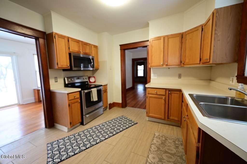 11 Brayton Street Colonie, NY 12205 - Photo 11 of 30 11