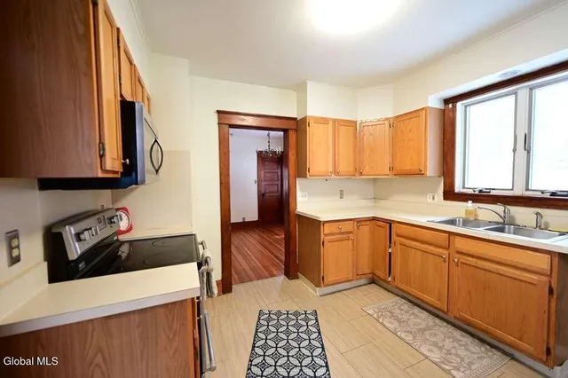 $349,900 | 11 Brayton Street, Colonie, NY 12205